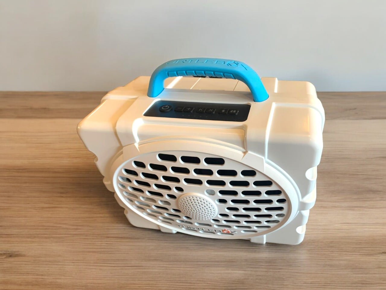 Custom Gen2 Speaker Turtlebox - WHT/BLUE