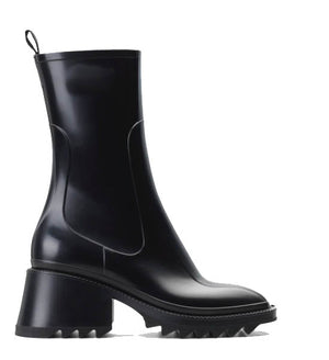 Maxima Black Boot