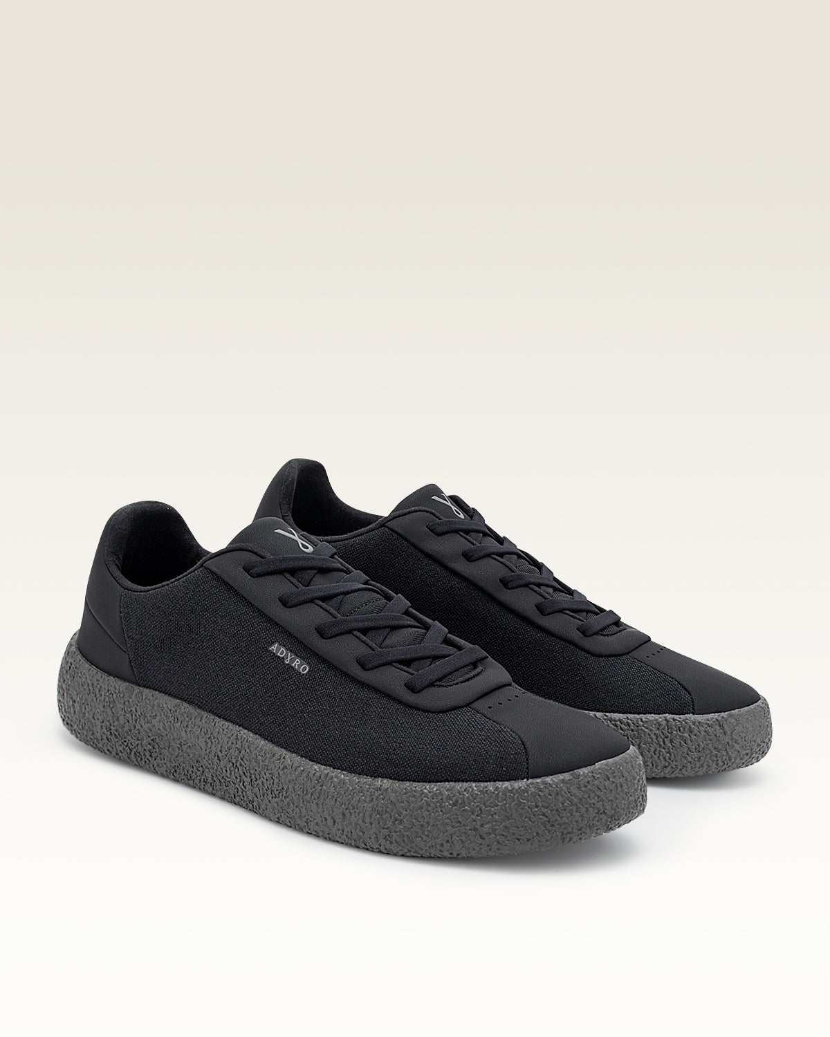 Adyro Primo 2.0 Jet Black sneakers with black laces and dark textured sole, pair side view